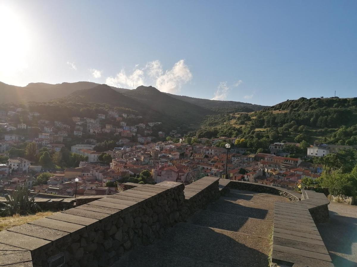 Deiana Panzió Santu Lussurgiu Kültér fotó